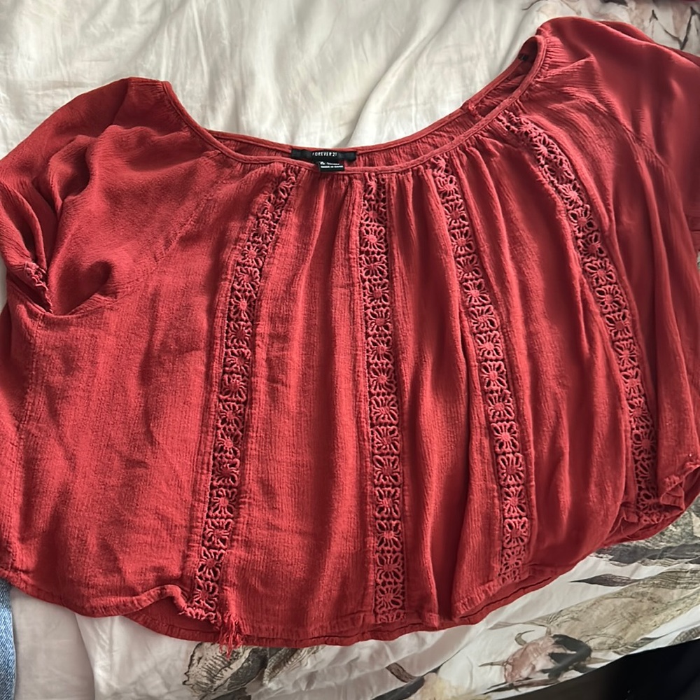 forever 21 top! worn about 3 times, amazing condition, cropped